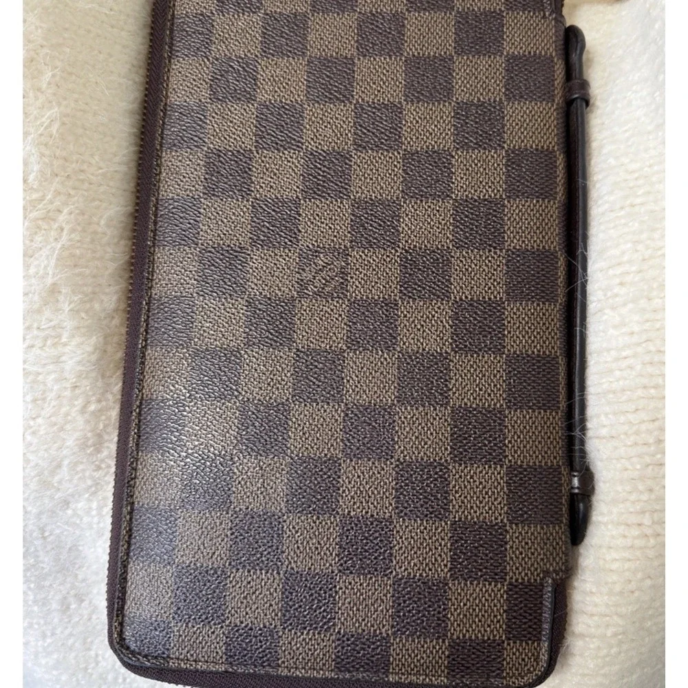 RARE Authentic Louis Vuitton Damier Ebene Travel Voyage Wallet Pochette‎ Porte
